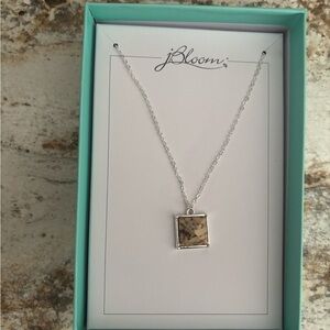 bloom Silver Necklace with Square Pendant